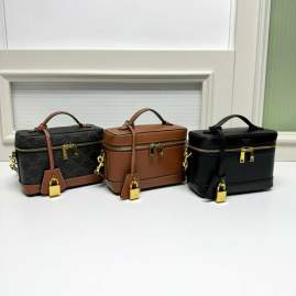 Picture of Celine Handbags _SKUfw225667070fw
